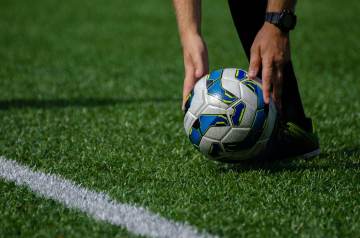 森保一公布日本队世界杯26人名单，三笘薰因伤落选，长友佑都迎第五届｜华体会体育官网（配图示意）